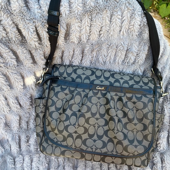 Coach Bag - Picture 5 of 7